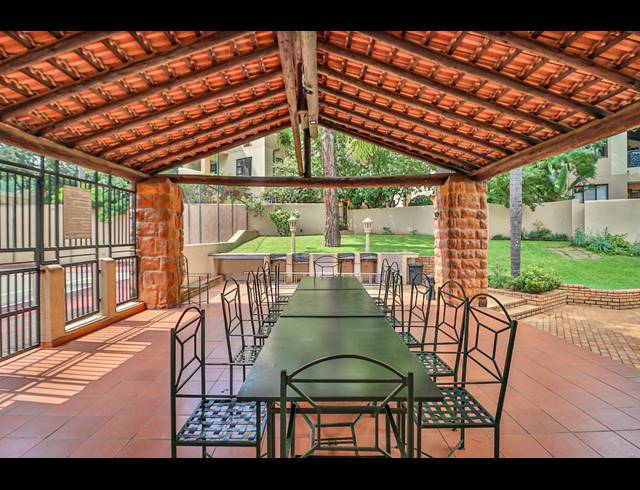 2 BEDROOM APARTMENT FOR SALE IN BRYANSTON